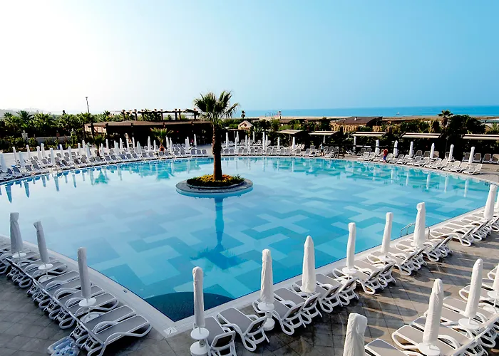 Seamelia & Resort Side