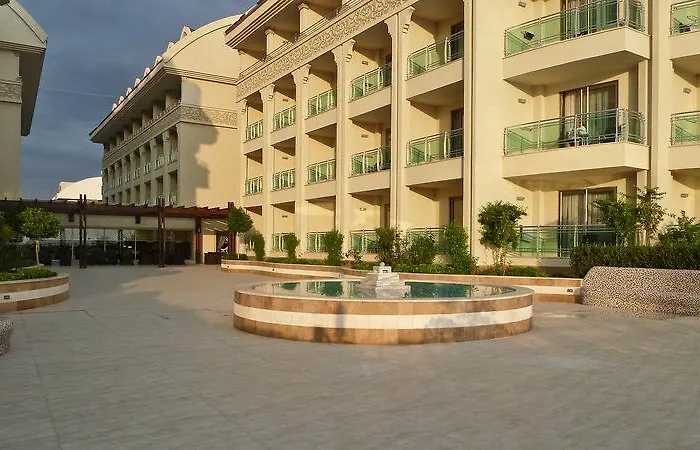 Seamelia & Resort Side