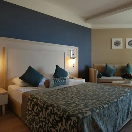 Seamelia Hotel&spa Ultra 5*