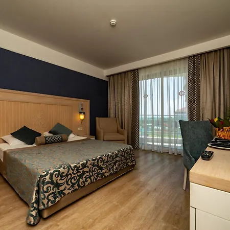 Seamelia & Ultra 5 Stars Resort