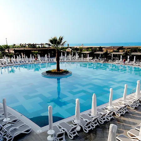 Seamelia & Ultra 5 Stars Resort Side