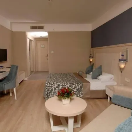 Seamelia & Ultra 5 Stars Resort Side