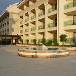 Seamelia & Resort Side