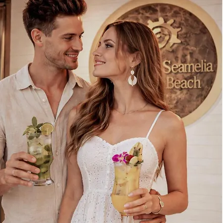 Seamelia & Ultra 5 Stars סייד